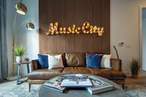 Trendy Condo Close to Nissan Stadium