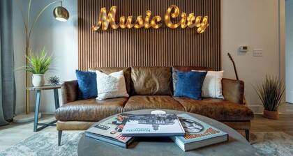 Trendy Condo Close to Nissan Stadium