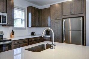 Fridge, microwave, oven, stovetop - Quiet Condo l Prime Locale w/in mins to DT (Nashville)