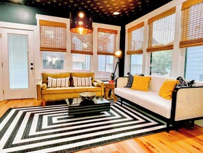 TV, fireplace - Glamorous 3 BDR in East Nashville – Pet Friendly! (Nashville)