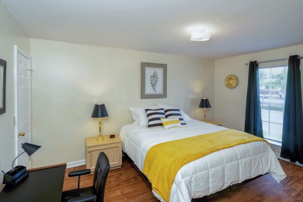 3 bedrooms, iron/ironing board, WiFi, bed sheets