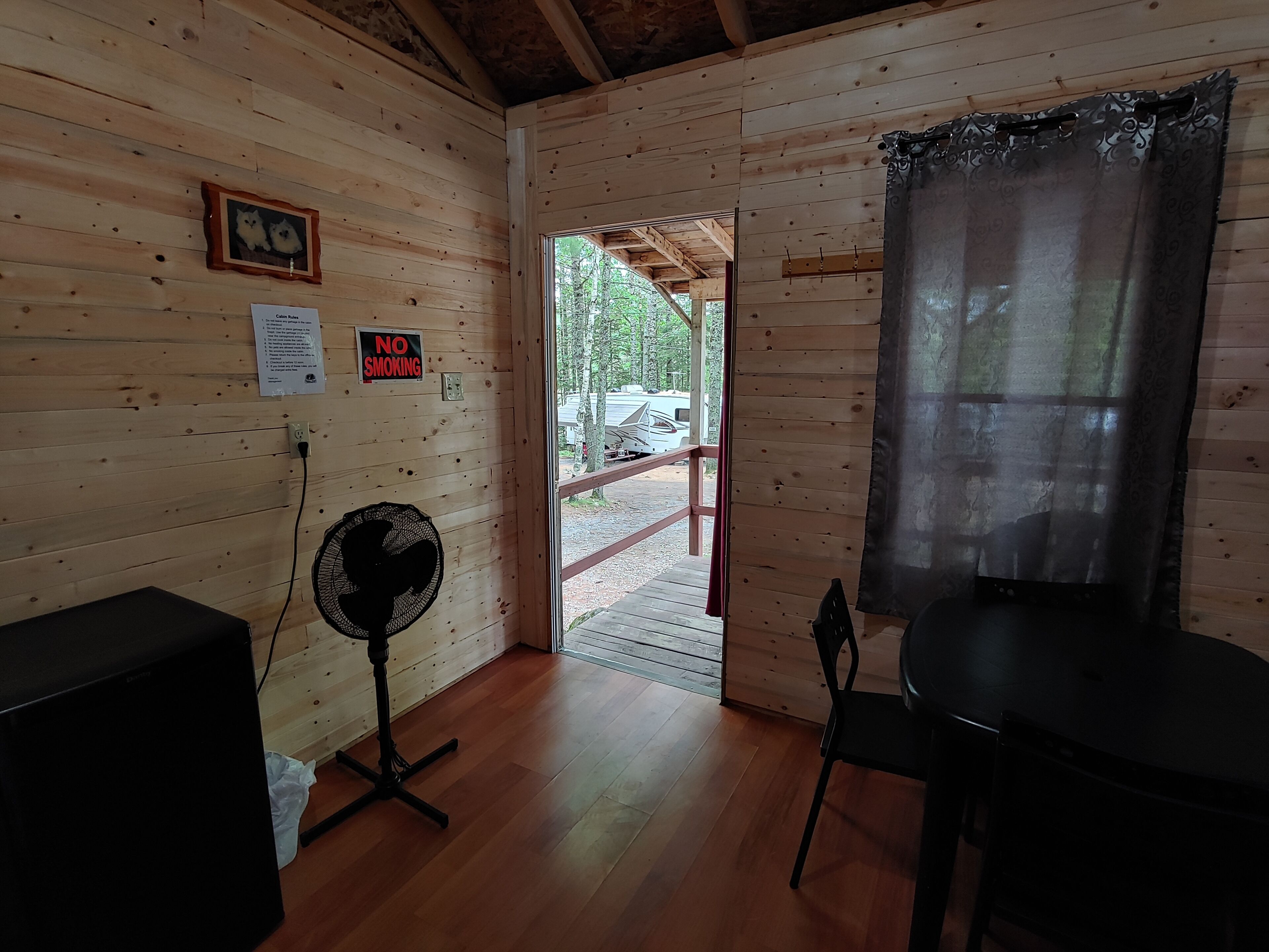 Ferienhütte, Mehrere Betten (Public Bathroom)