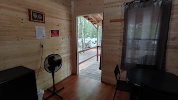 Ferienhütte, Mehrere Betten (Public Bathroom)