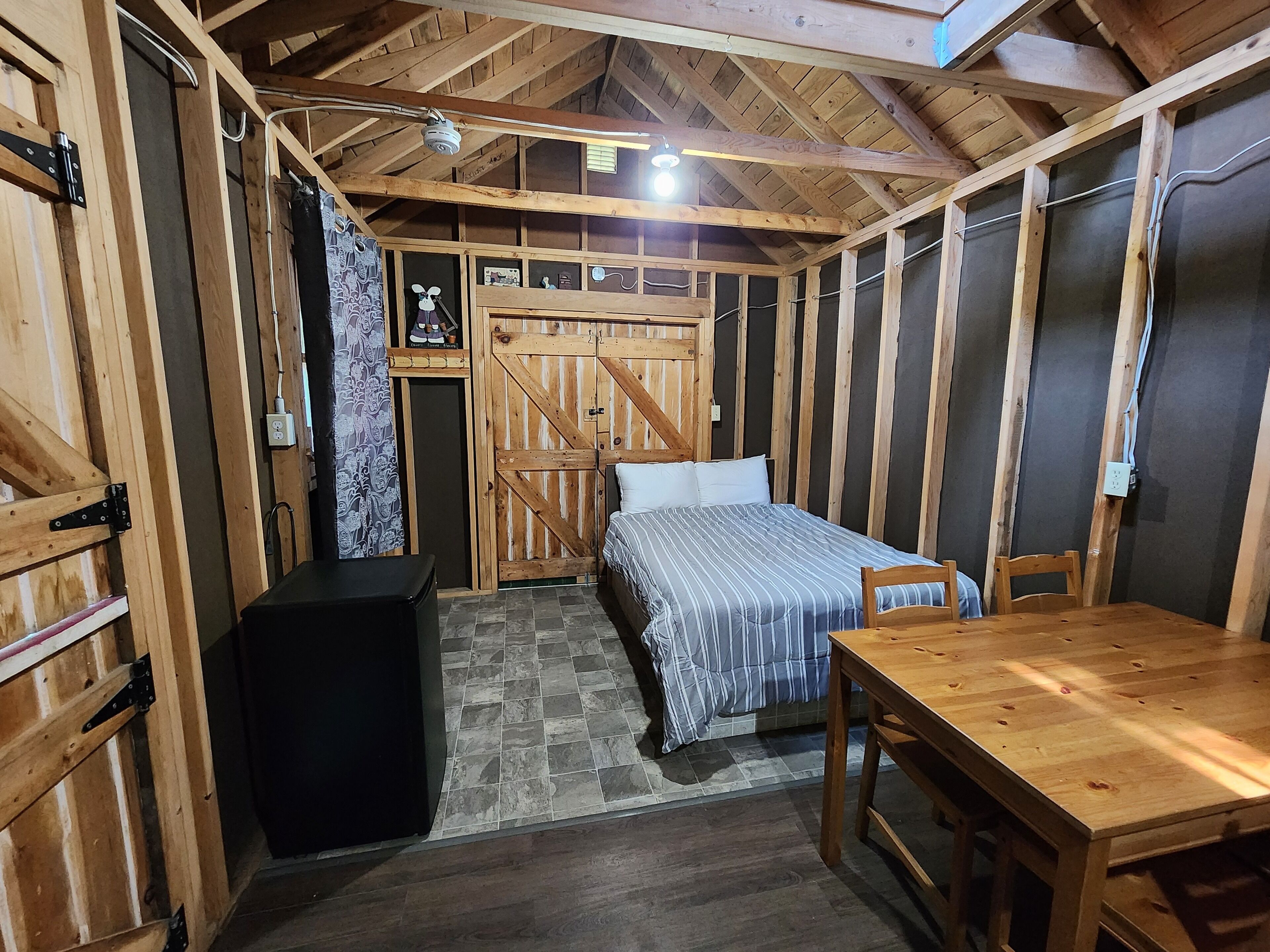 เคบิน, หลายเตียง (Public Bathroom) | โต๊ะทำงาน, Wi-Fi ฟรี