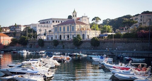 Rooms in apartment a stone's throw from the sea