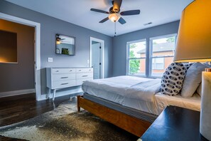 6 bedrooms, iron/ironing board, WiFi, bed sheets