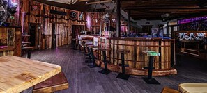 Bar (en el alojamiento)