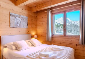 5 chambres, fer et planche à repasser, lit parapluie, Wi-Fi