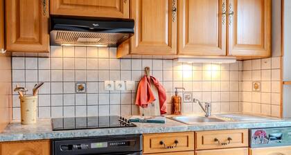 Slow Chalet Thônes: lake & mountain, 15 min to ski – lift, balcony, parking