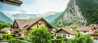 Slow Chalet Thônes: lake & mountain, 15 min to ski – lift, balcony, parking