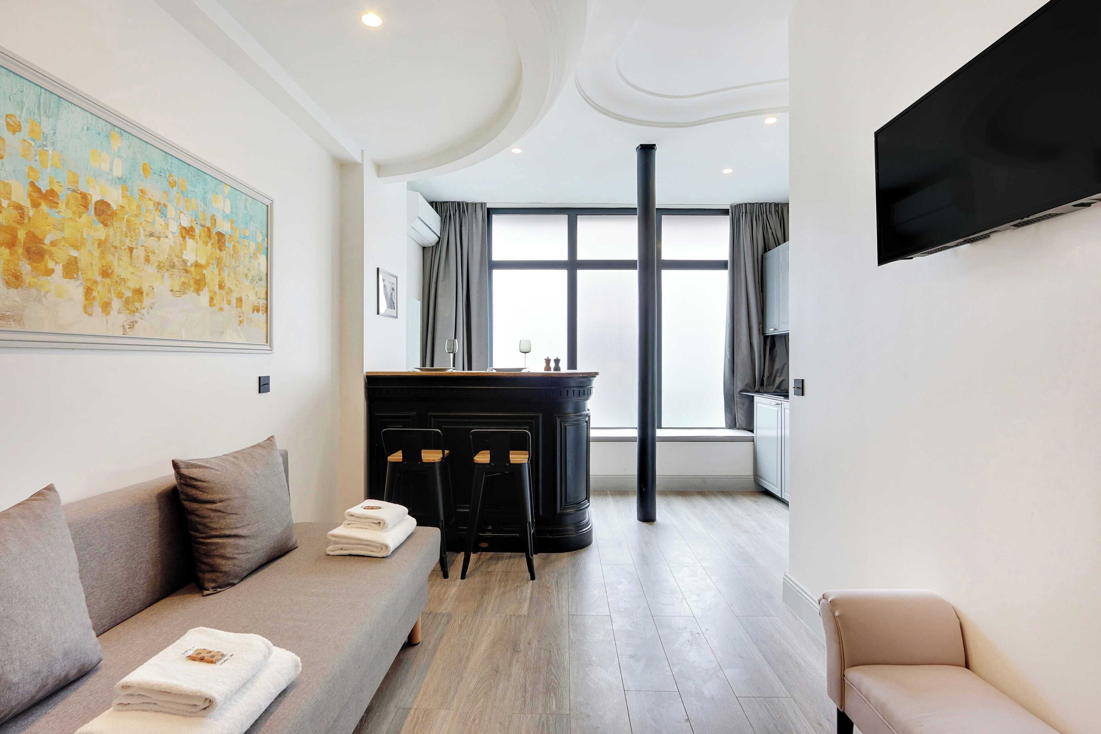 Appartement Confort (RDC) | Coin séjour | Télévision