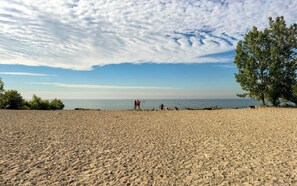 Beach - Sunrise BnB with Free Parking (Toronto)