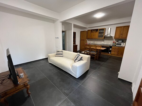 Smart TV - Collesalvetti House (Collesalvetti)