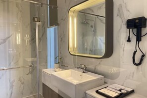 Room - Swiss-Belexpress Jemursari (Tenggilis Mejoyo)