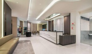 Lobby - Swiss-Belexpress Jemursari (Tenggilis Mejoyo)
