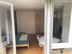 1 habitación, tabla de planchar con plancha, wifi y ropa de cama 