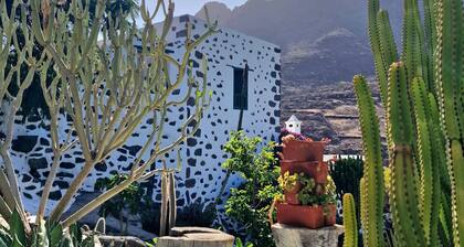 Historical house with mountain view in Mogan Gran Canaria