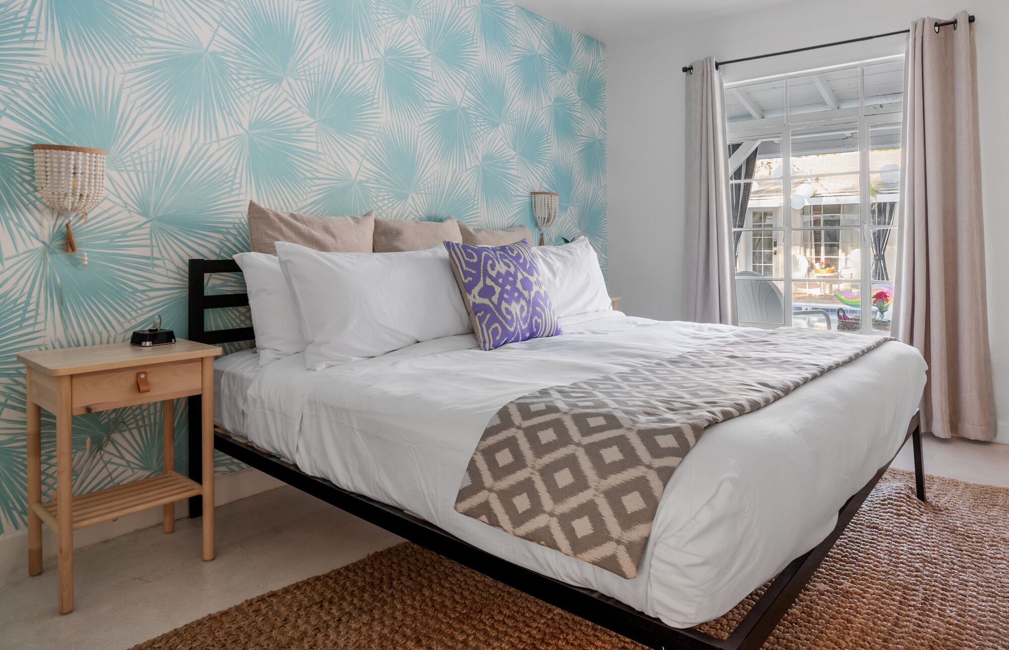 Free WiFi, individually decorated, individually furnished, bed sheets