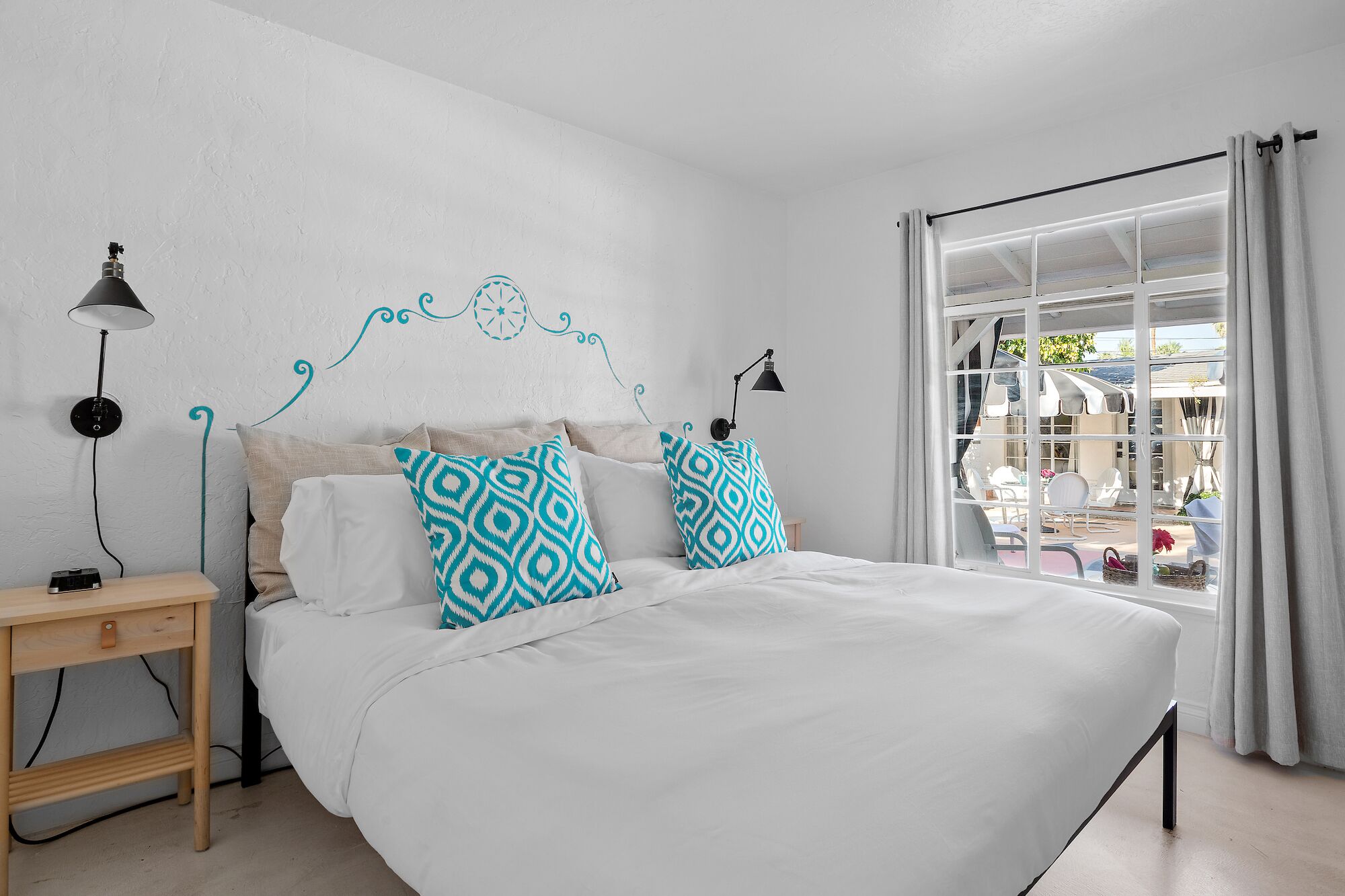 Free WiFi, individually decorated, individually furnished, bed sheets
