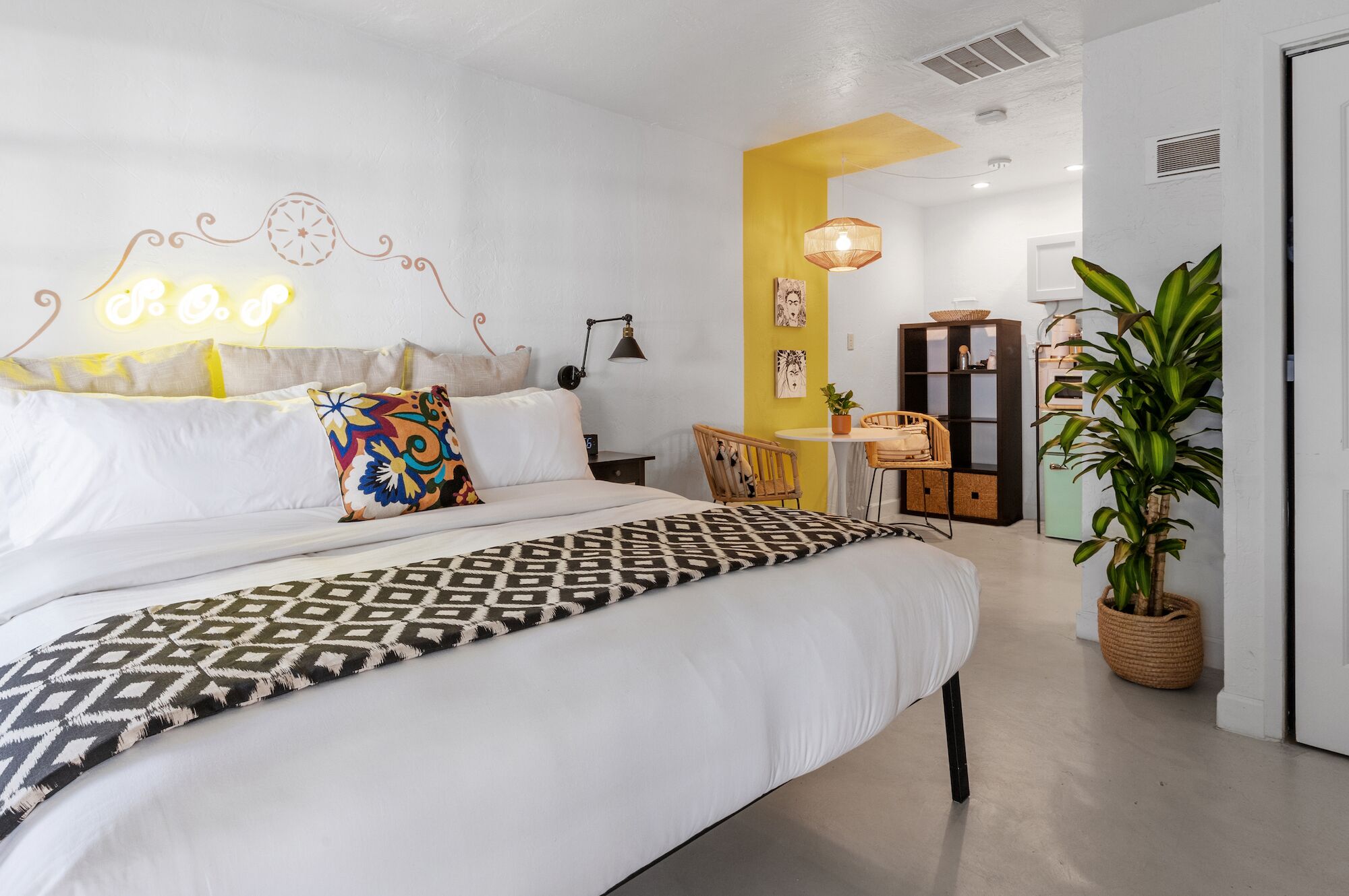 Free WiFi, individually decorated, individually furnished, bed sheets