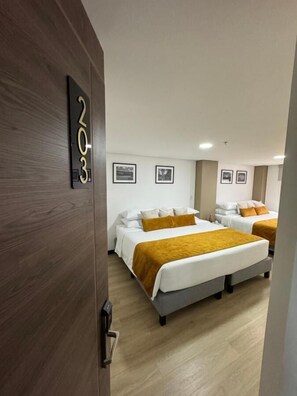 Superior Room, Courtyard View | In-room safe, blackout curtains, soundproofing, free WiFi - Hotel WLH Gold Bogota (Bogotá)