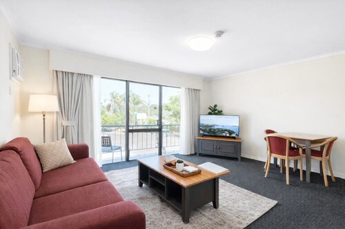 Spacious Room with Kitchen,WiFi, Easy Access 2 CBD