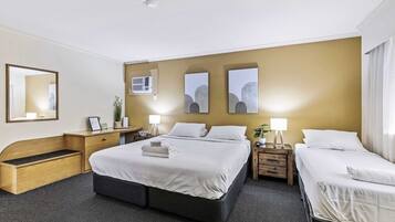 Desk, iron/ironing board, WiFi, bed sheets