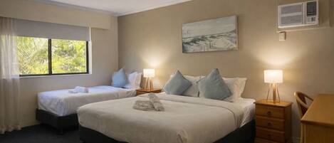 Desk, iron/ironing board, WiFi, bed sheets