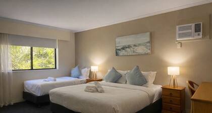 Spacious Room with Kitchen,WiFi, Easy Access 2 CBD