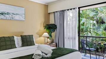 1 bedroom, desk, iron/ironing board, WiFi