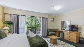 1 bedroom, desk, iron/ironing board, WiFi