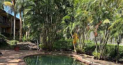 Suite with Kitchen, WiFi & Easy Access to Motorway