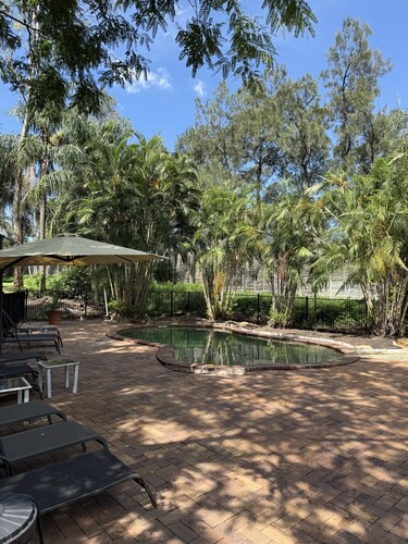 Cozy 1-Bedroom-Ideal 4 Business