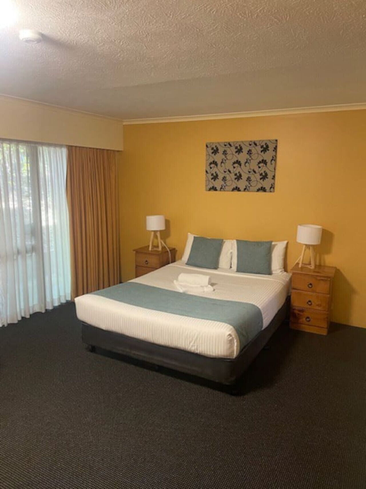 1 bedroom, desk, iron/ironing board, WiFi