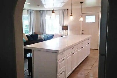 Canyonville Cottage - Charming 2 Bed/2 Bath