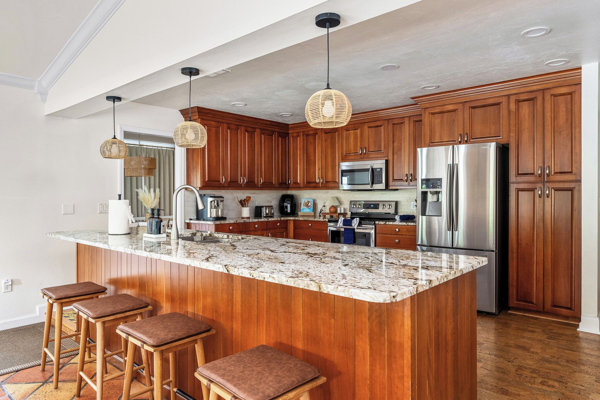 冰箱、微波炉、烤箱、炉灶