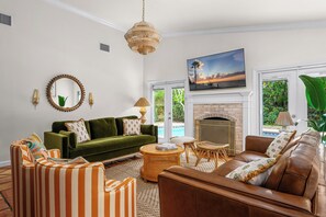 Smart TV, table football, books - Luxury 5BR w/ Pool, Spa & Game Room near AMI (Bradenton)