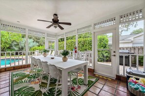 Outdoor dining - Luxury 5BR w/ Pool, Spa & Game Room near AMI (Bradenton)