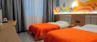 Yiyun Hotel (Jinghong Gaozhuang Xingguang Night Market Branch, Xishuangbanna)