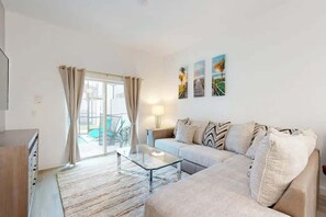 スマートテレビ、書斎 / ワークスペース