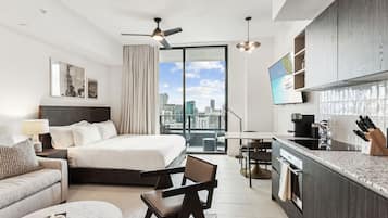 Iron/ironing board, free WiFi, bed sheets