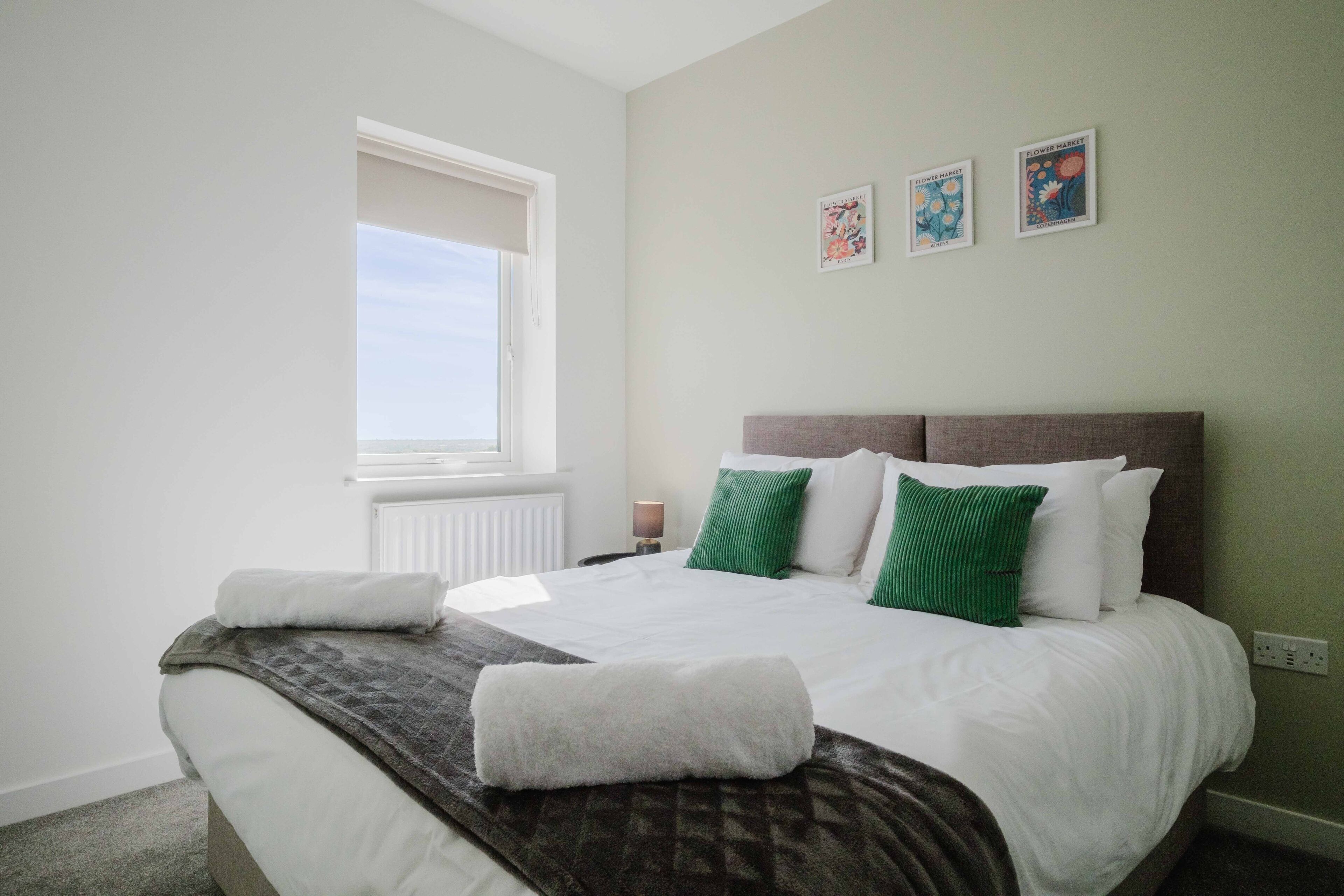 3 slaapkamers, een strijkplank/strijkijzer, gratis wifi, beddengoed