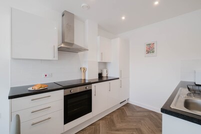 Modern & comfy 3 bed house