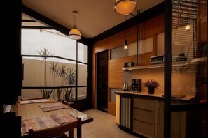 Unclassified image, 2 of 23, button