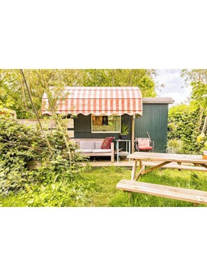 Outdoor dining - Tiny House (Kampen)
