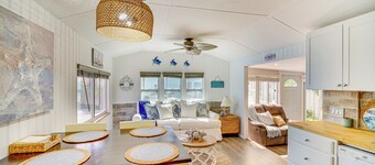 Island Cottage in Jensen Beach w/ Pool Access!