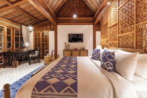 1 bedroom, desk, WiFi, bed sheets