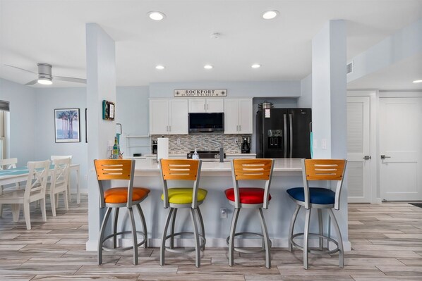 Dining - Sea Sun and Sand - First Floor Condo (Rockport)