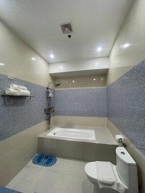 Hair dryer, slippers, towels, soap - Estela's Hotel and Event Center (Tanauan City)