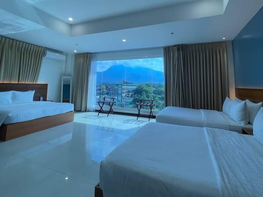 Caja de seguridad en la habitación y cortinas blackout